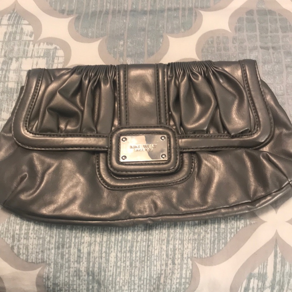 Silver clutch - 9 west